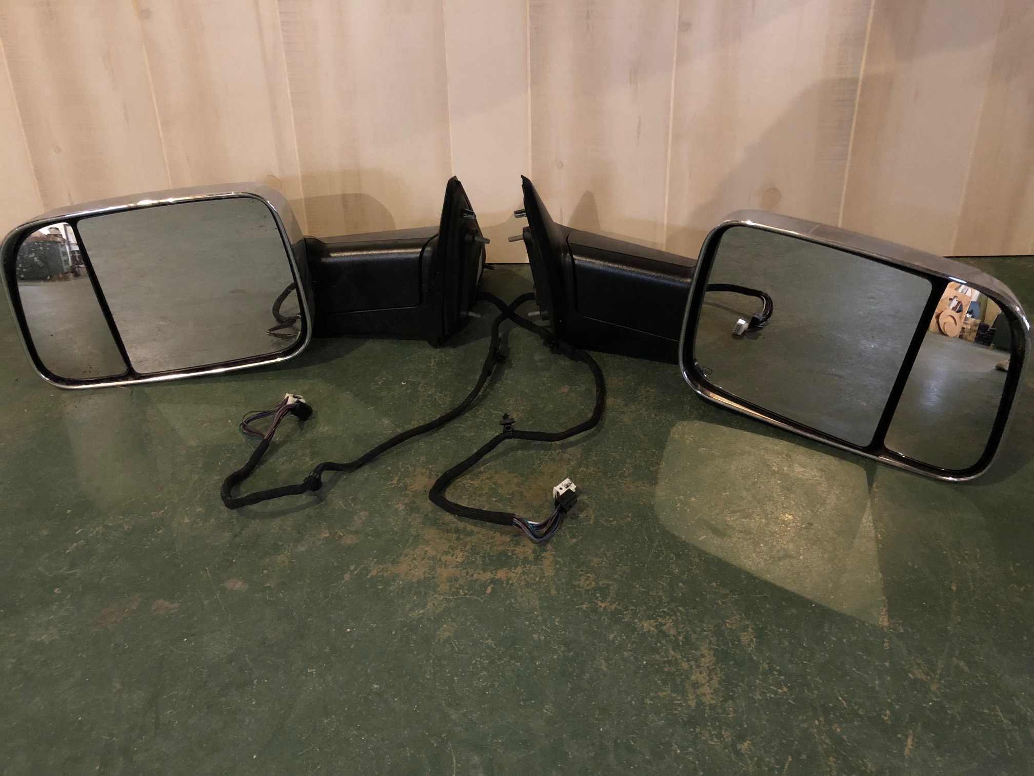Sold! - 4th Gen OEM Chrome Tow Mirrors | DODGE RAM FORUM 4th Gen Tow Mirrors For 2nd Gen